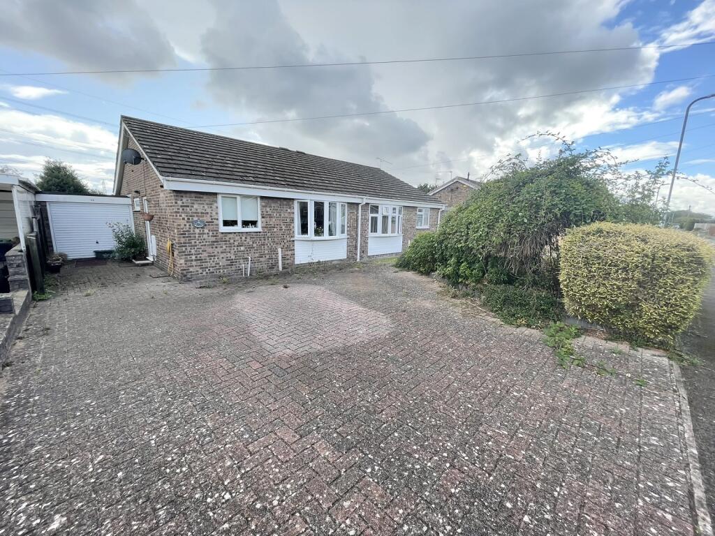 2-bed semi-detached on Blackbird Road, Caldicot, Mon. NP26 5RF, £265,000