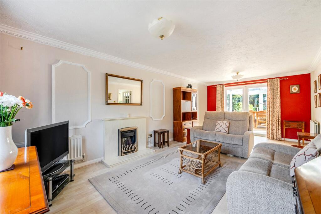 House in Guildford, Send - View 5