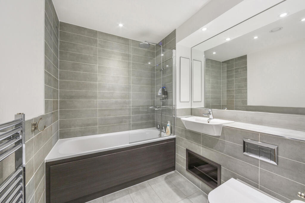 Apartment in London, Lansbury Square, Poplar - View 4