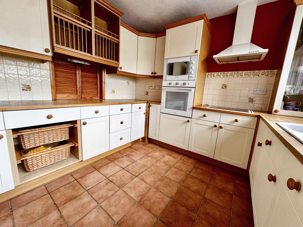 House in Lincoln - View 5