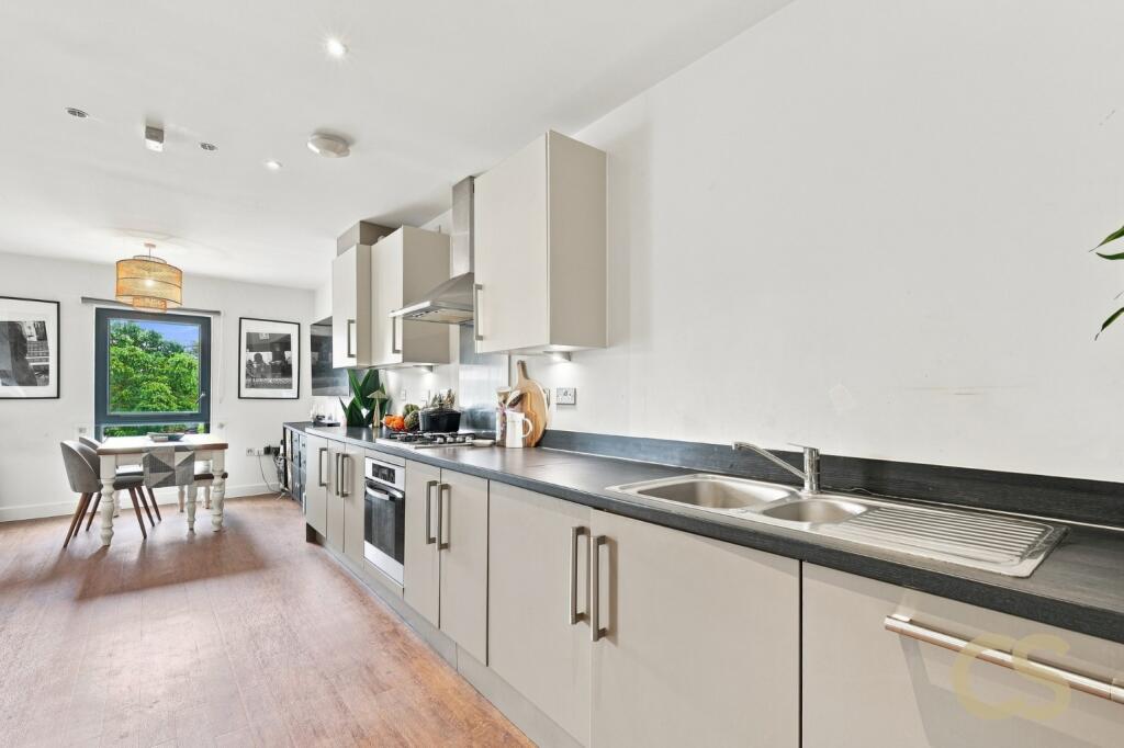 Apartment in Enfield - More