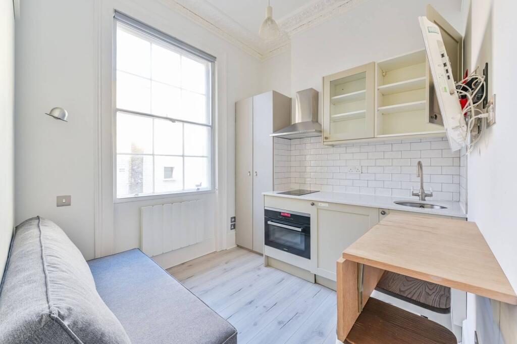 Studio flat for rent