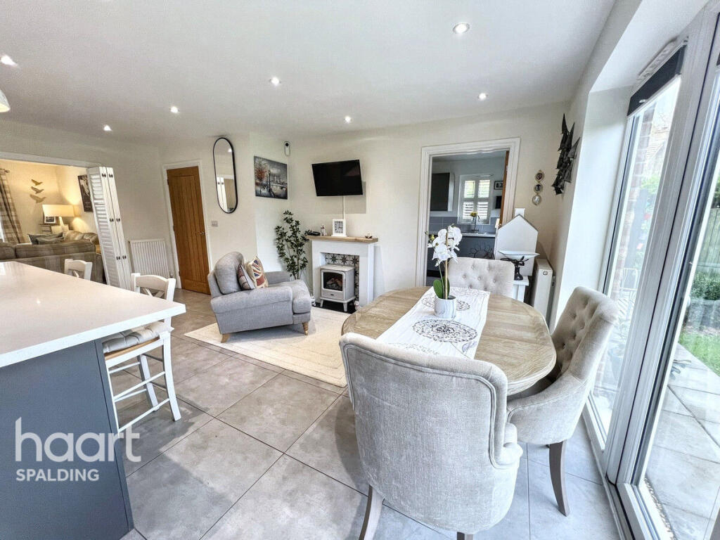3-bed house on Washway Road, Saracen's Head, £300,000