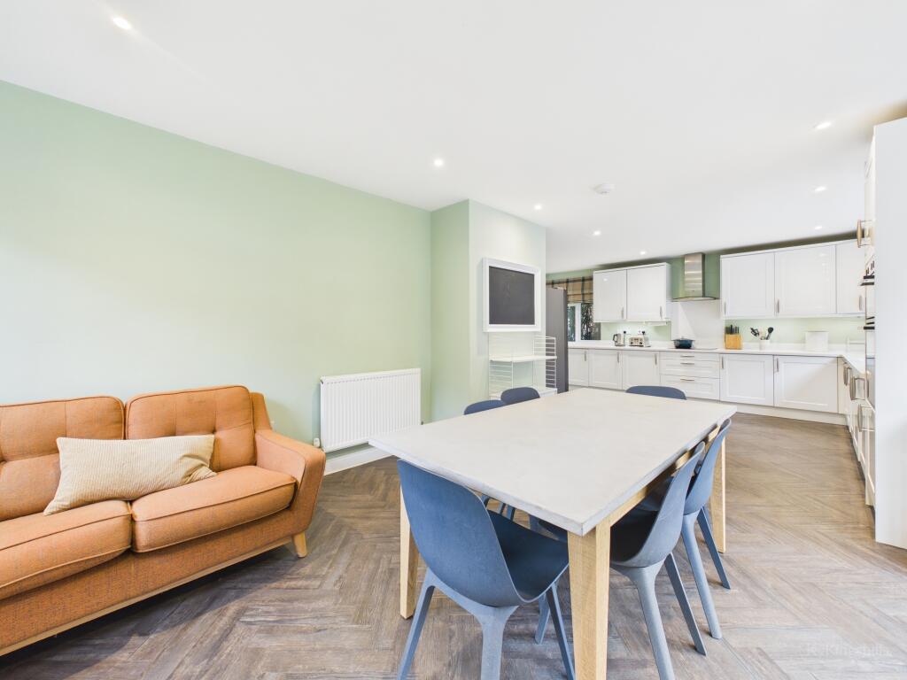 House in Great Kingshill, Great Missenden - More