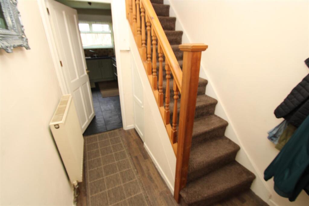 House in Bradford, Thorpe Edge, Eccleshill - View 4