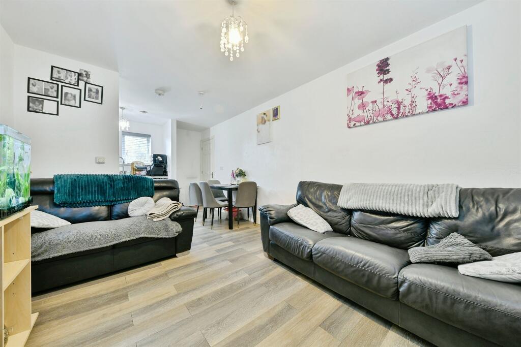 Apartment in Stevenage - View 3