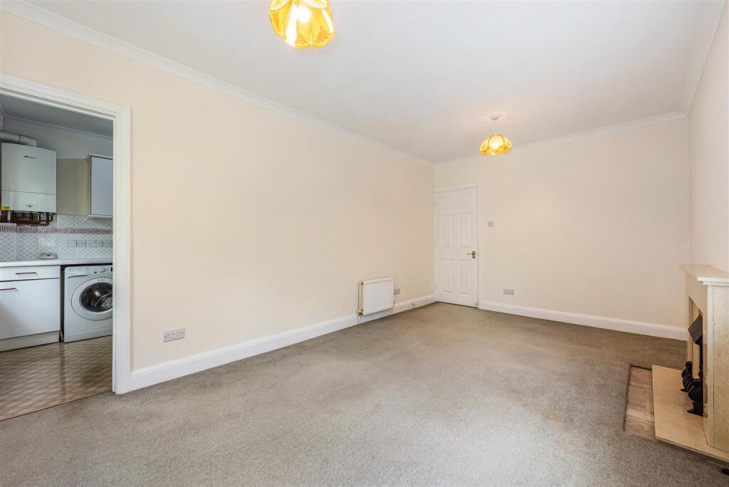 Apartment in Chichester, Summersdale - View 5