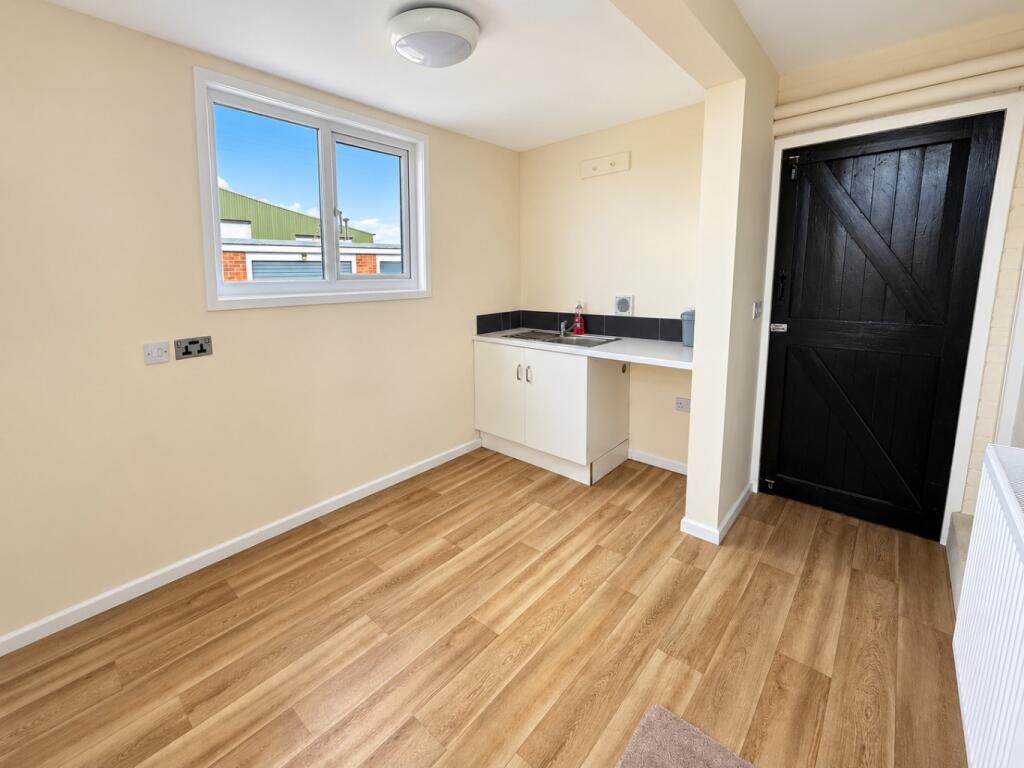 House in Lincoln - View 5