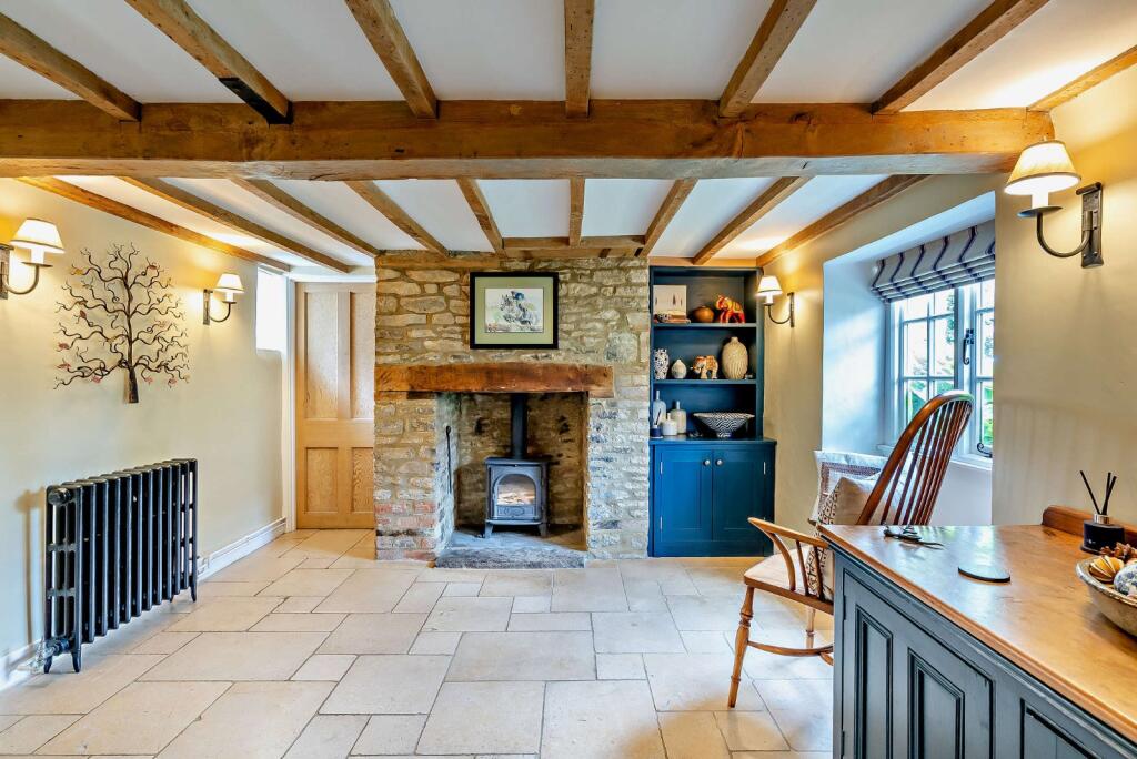 House in Cherwell, Bucknell - More