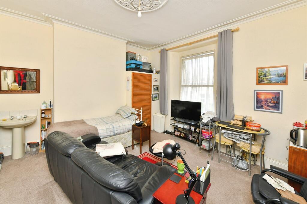 House in Plymouth, Stoke - View 4