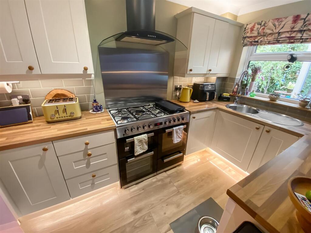 Yarrow Court, Woodham photo 3