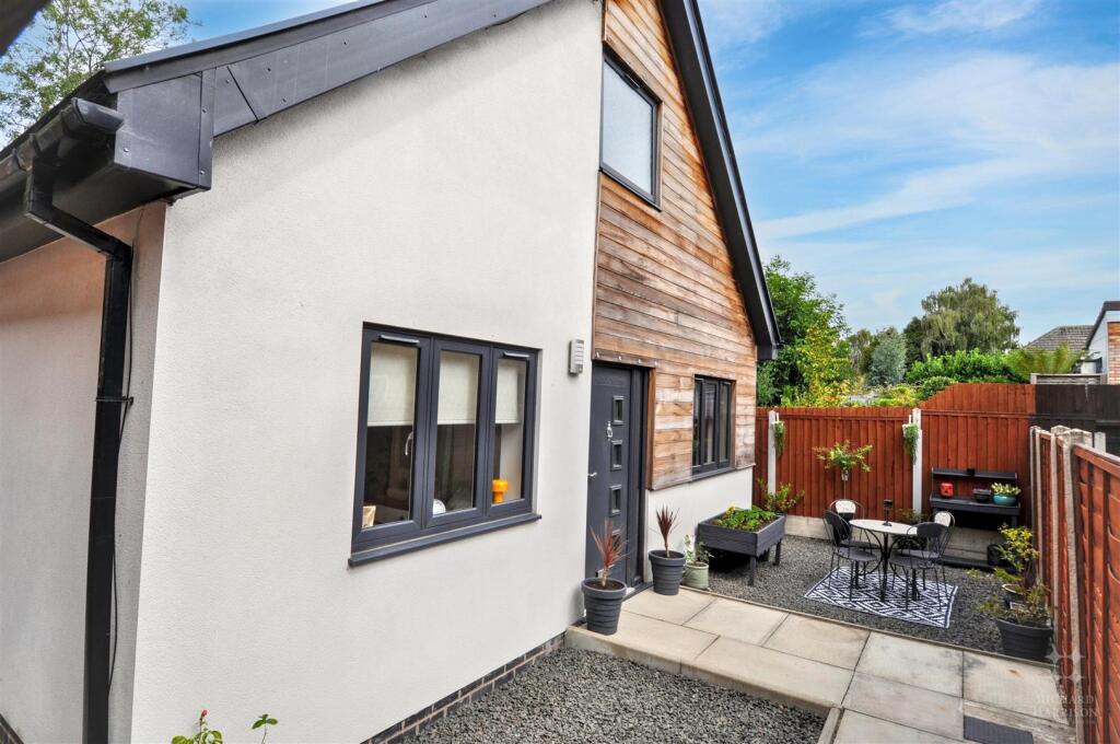 House in Charnwood, Shepshed - More