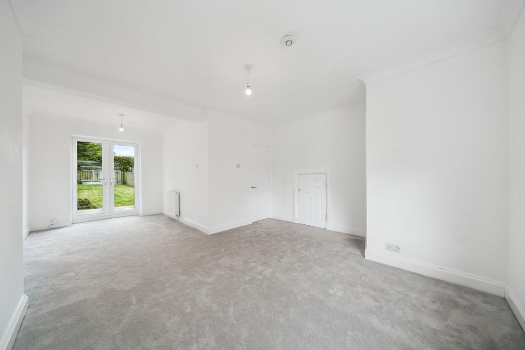 Lochlea Road, Busby, G76 photo 3