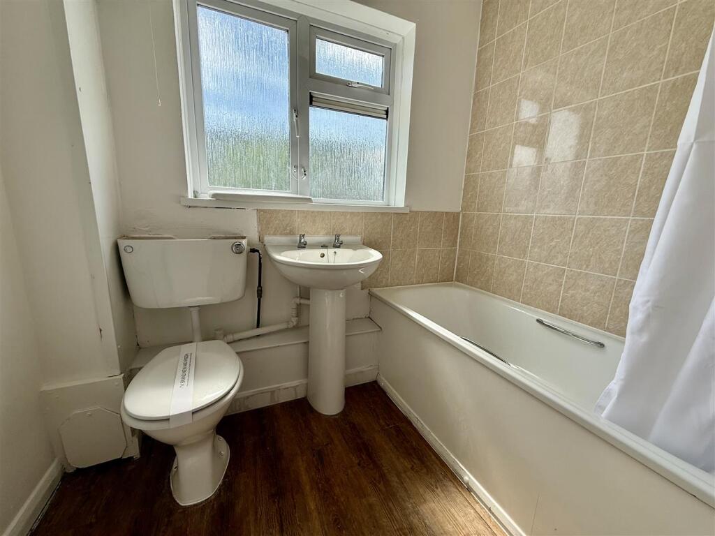 Apartment in Swindon - More