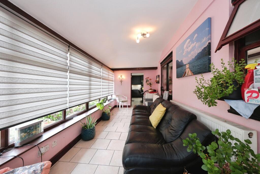 House in Doncaster - View 3