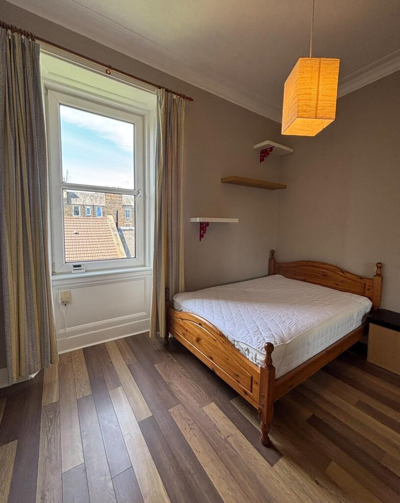 Apartment in Edinburgh - View 4