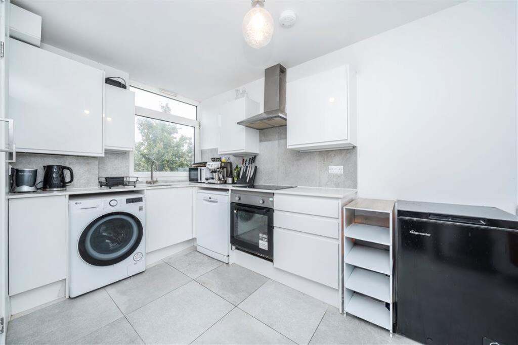 Apartment in London - View 4