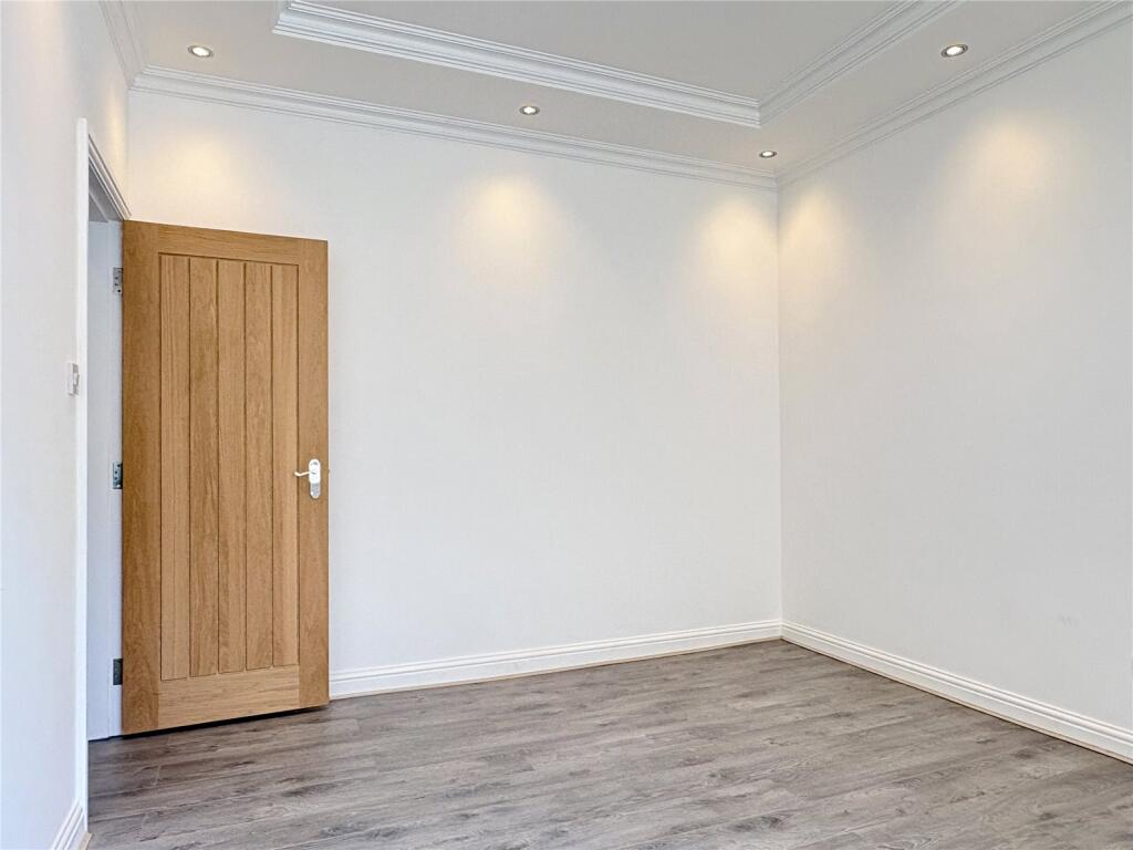 House in Oldham, Primrose Bank - View 4