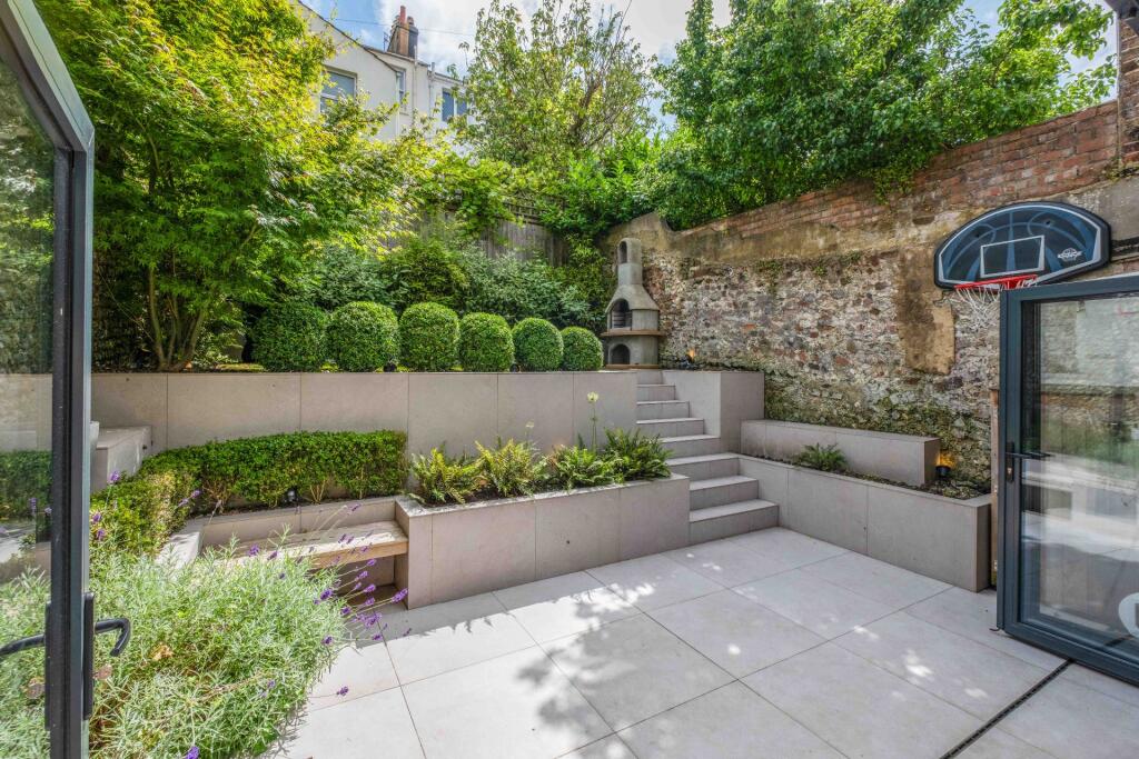 House in Brighton - View 3