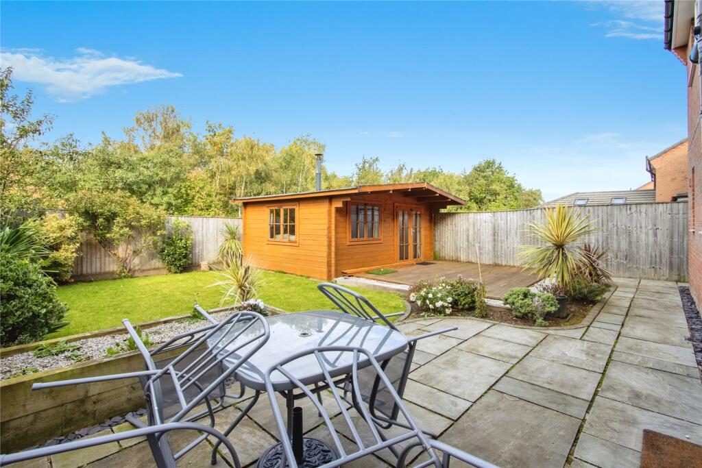 Rosewood Drive, Dewsbury, West Yorkshire, WF12 - View 4