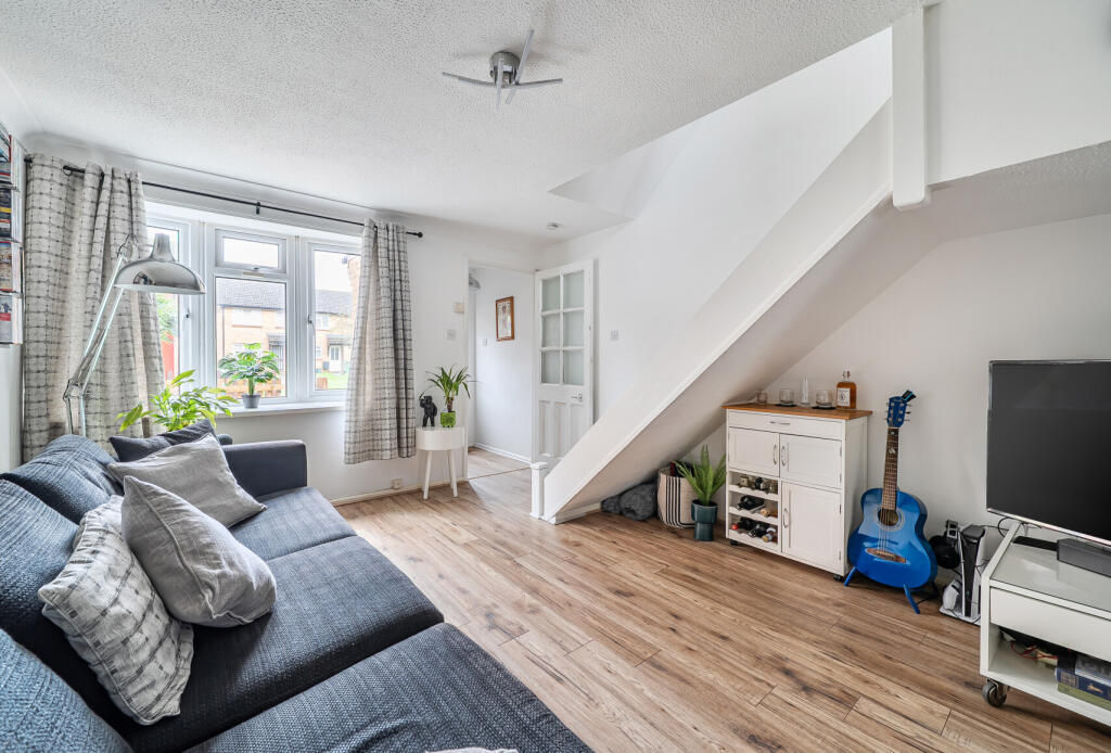 St. Peters Close, Cheltenham, Gloucestershire, GL51 photo 3