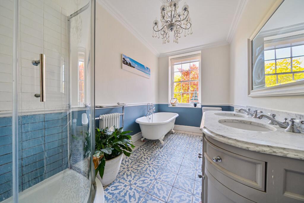 Apartment in Gosport, Hampshire - View 5