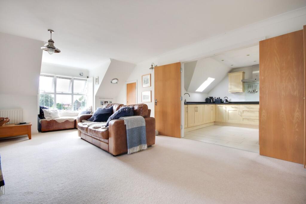 Apartment in Lymington - View 4