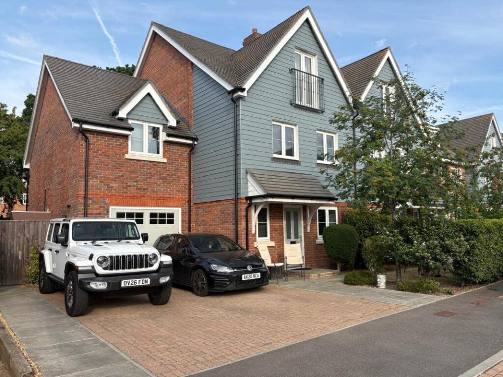 Main image of property: Crayford Mead, Warfield, RG42