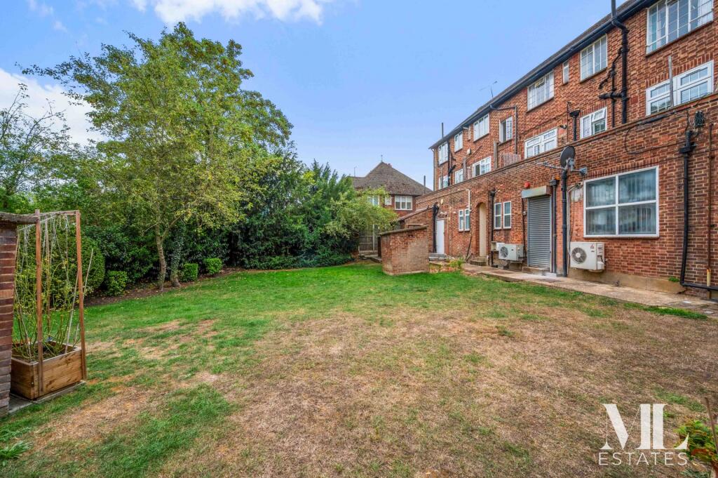 Apartment in London - More
