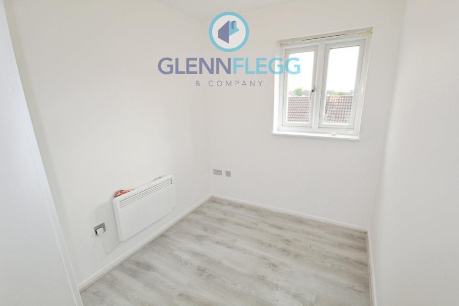 Apartment in Slough - More