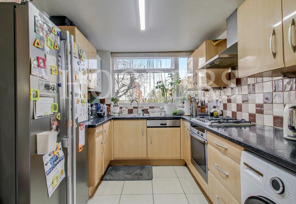 Ainsworth Close, London, NW2 photo 3