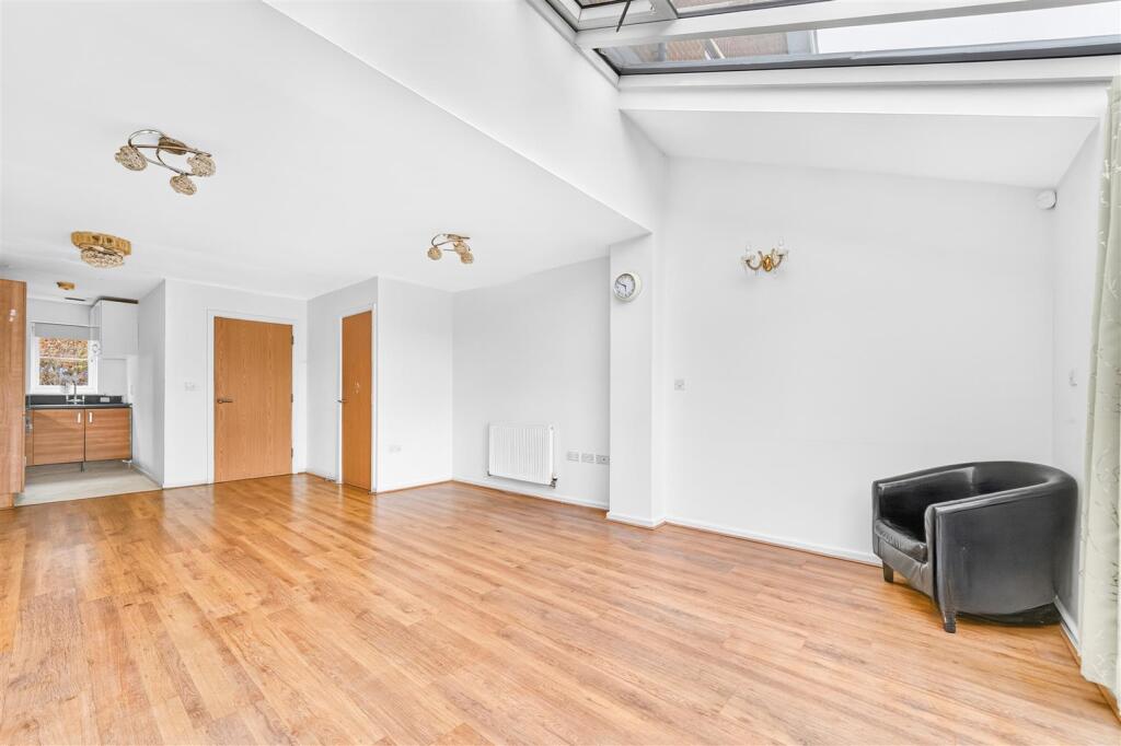 House in Ilford - More