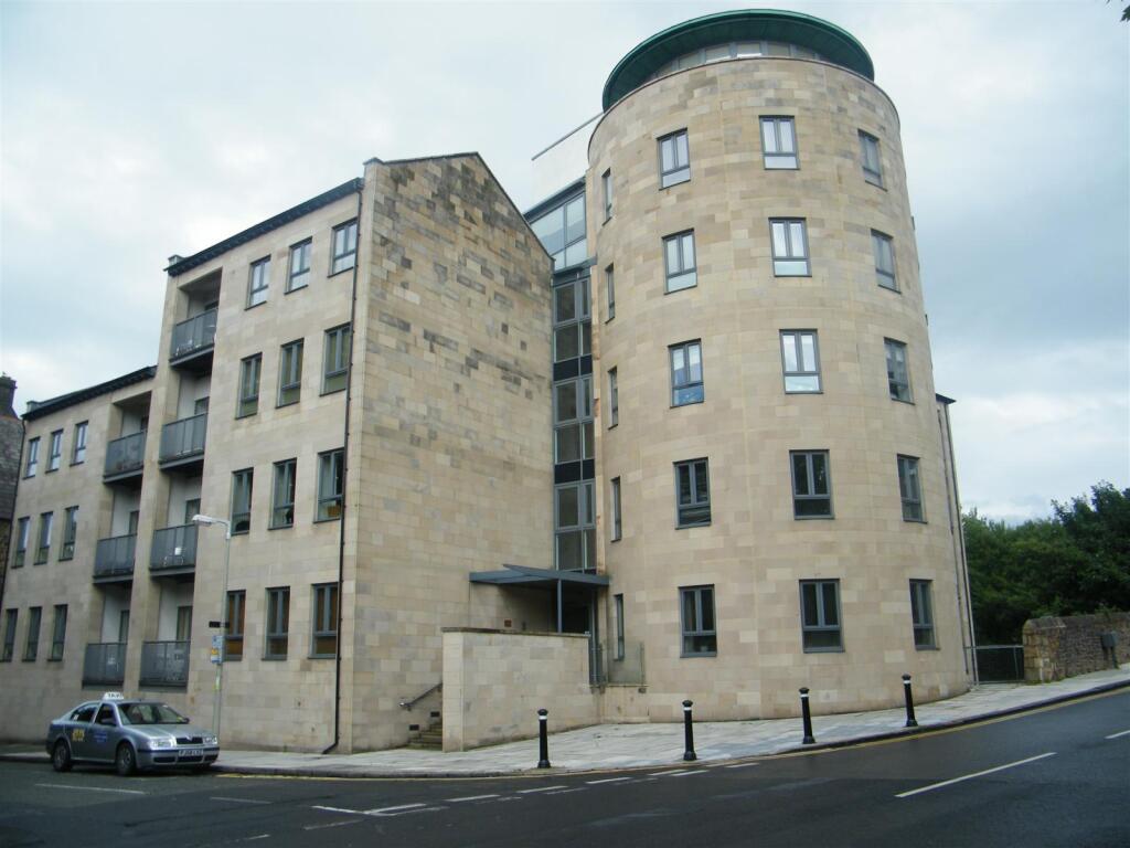 Main image of property: The Roundhouse, Lancaster, LA1