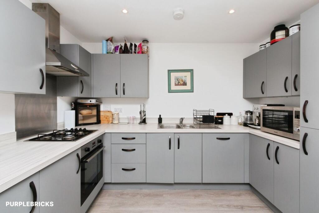 Moorfield Place, Farnborough, GU14 photo 4