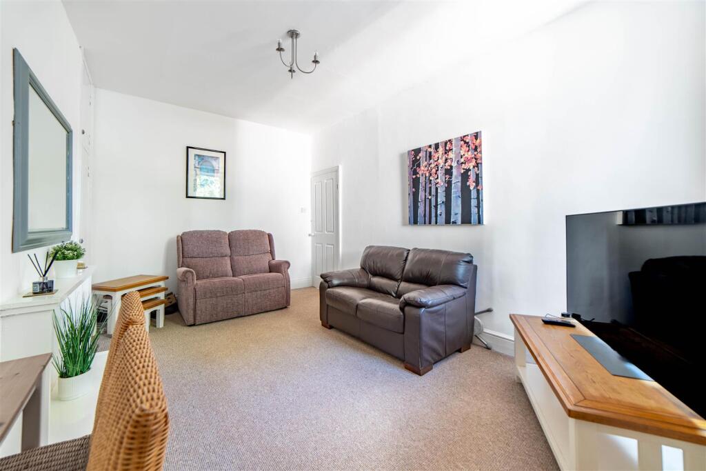 Apartment in Newcastle upon Tyne, South Gosforth - View 5