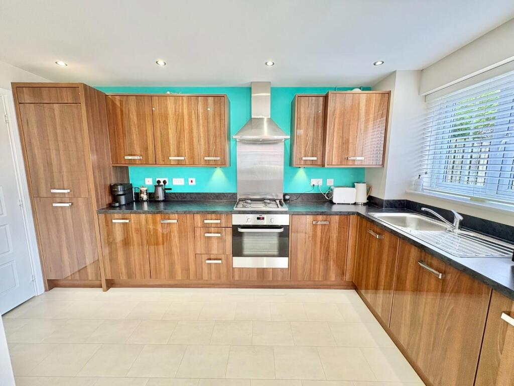 House in Darlington - More