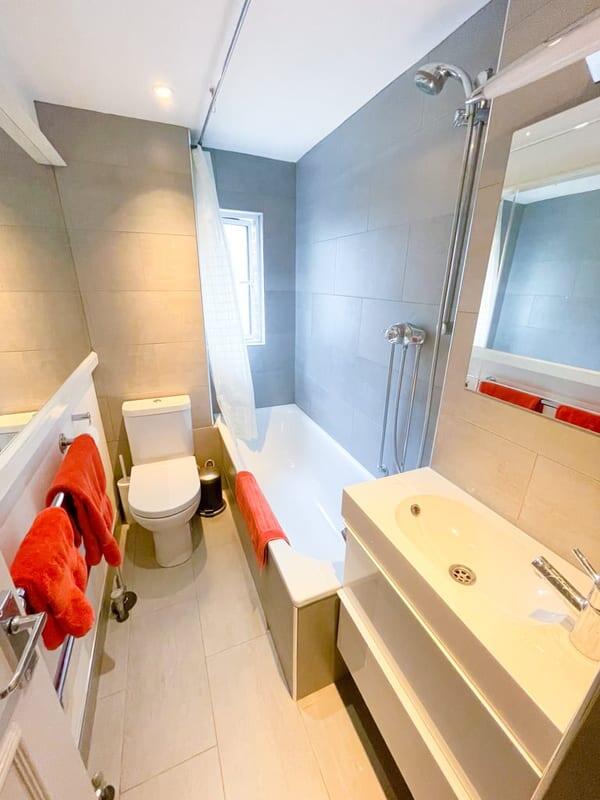 Apartment in London - More