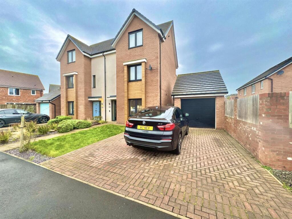 3-bed other on Warley Close, Birtley, Chester Le Street, £250,000