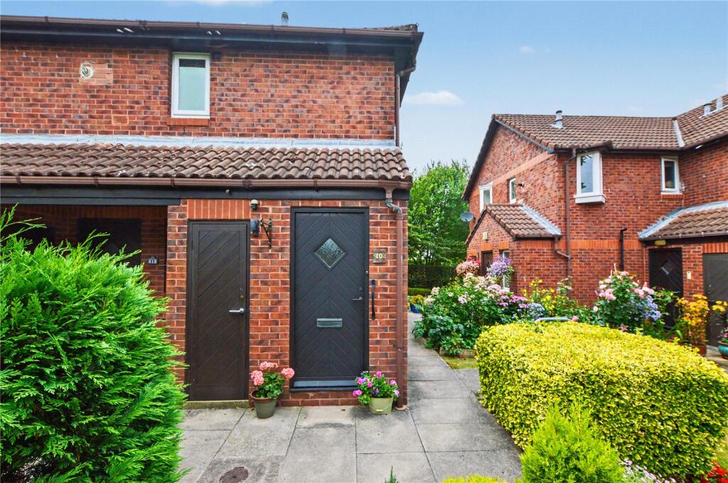 Main image of property: 10 Scarcroft Court, Thorner Lane, Scarcroft, Leeds, West Yorkshire