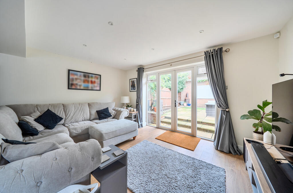House in Guildford - View 5