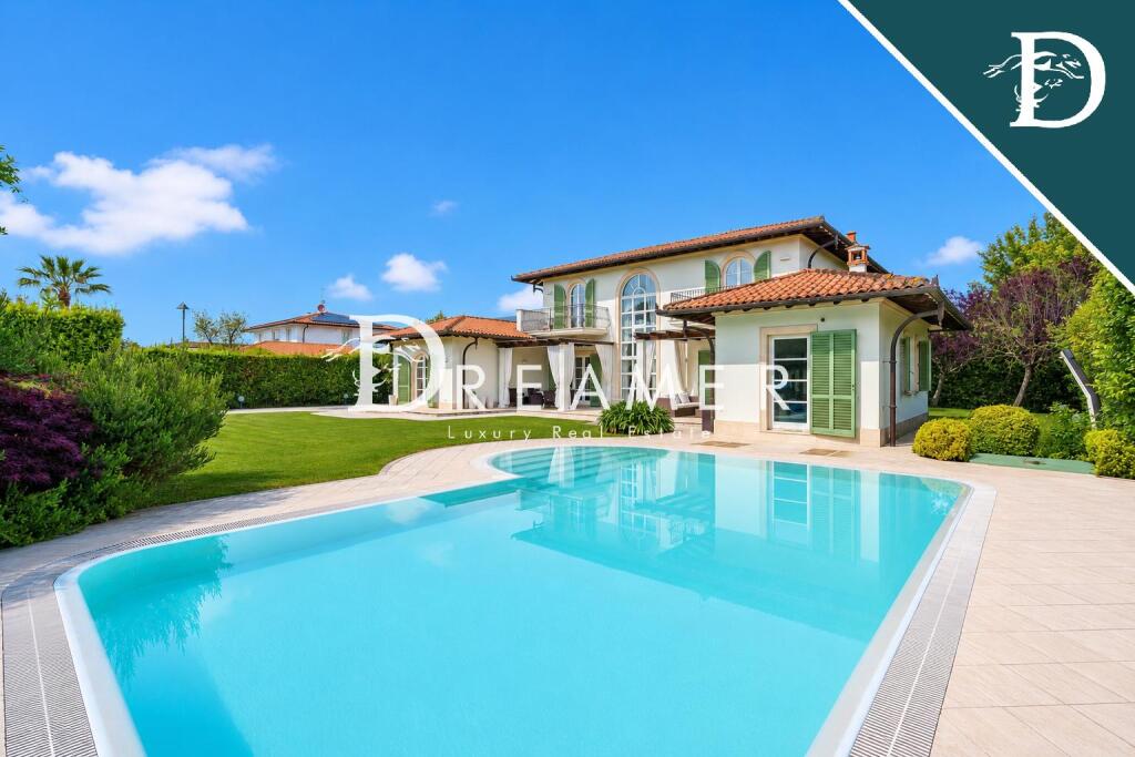 Main image of property: Tuscany, Lucca, Forte Dei Marmi