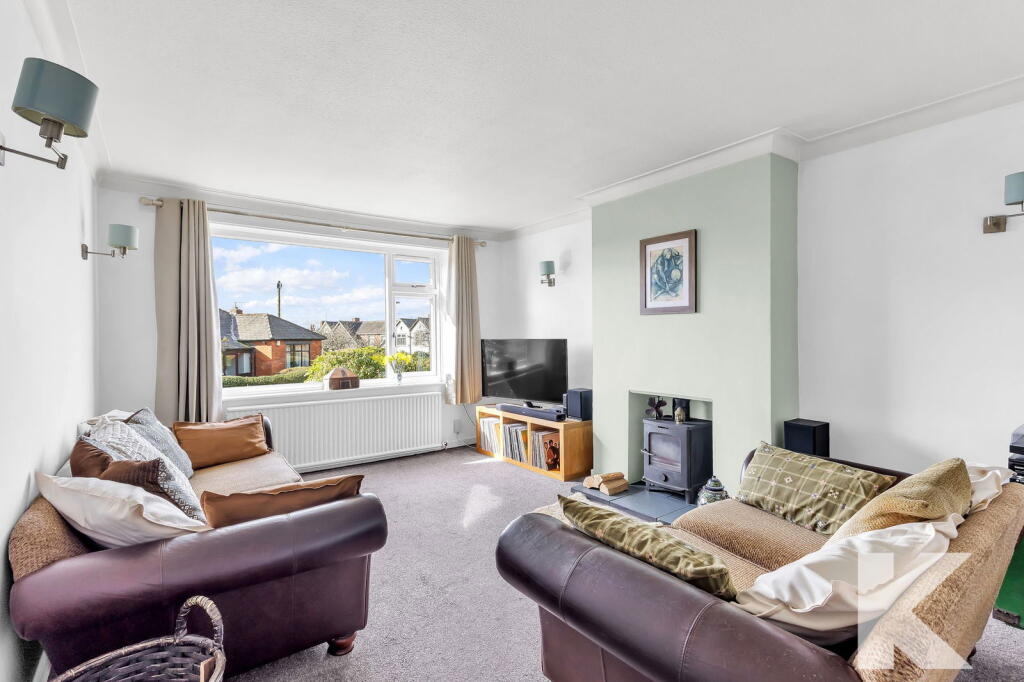 21 North Gate, Garden Suburbs, Oldham OL8 3AE photo 2