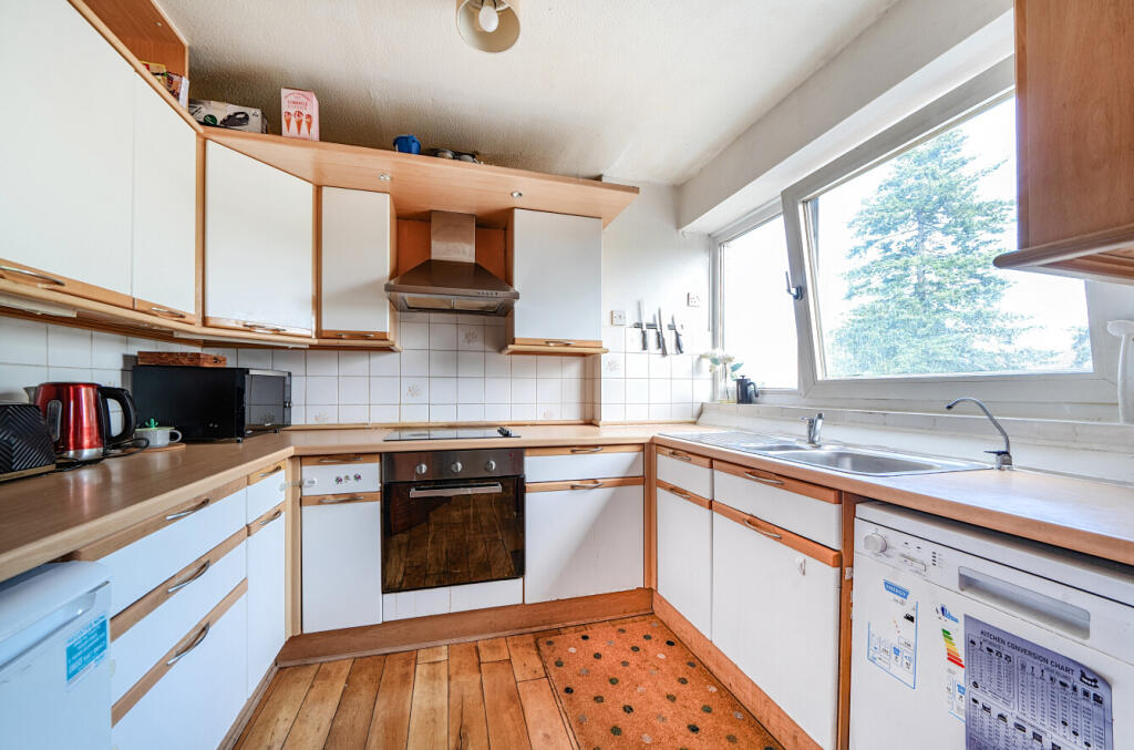 House in Elmbridge, Molesey - View 3