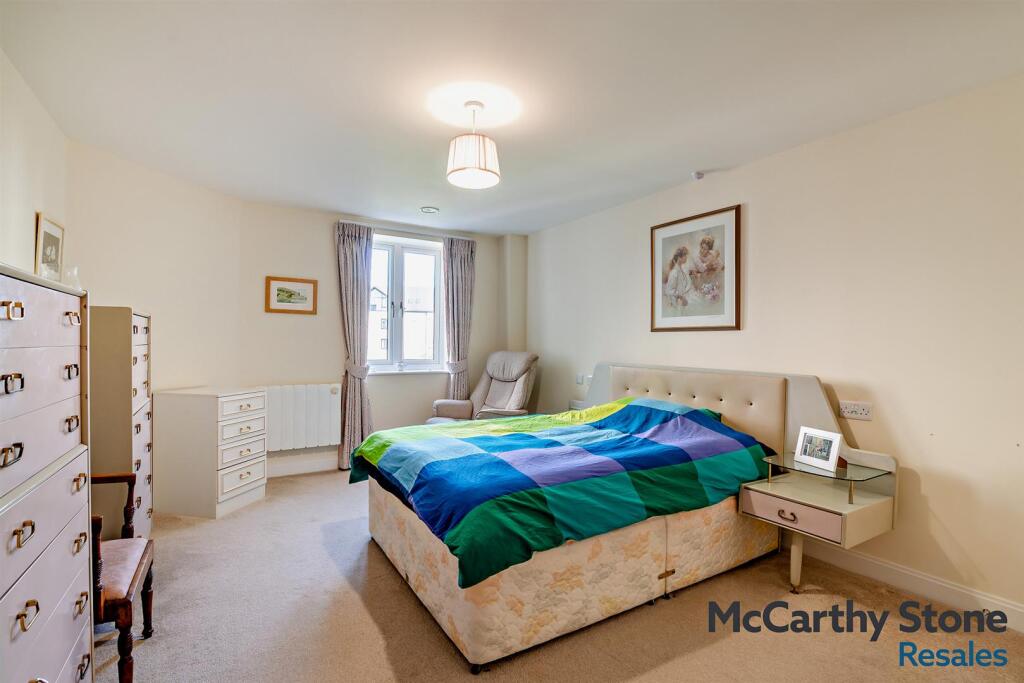Apartment in Bradford, Ilkley - View 5