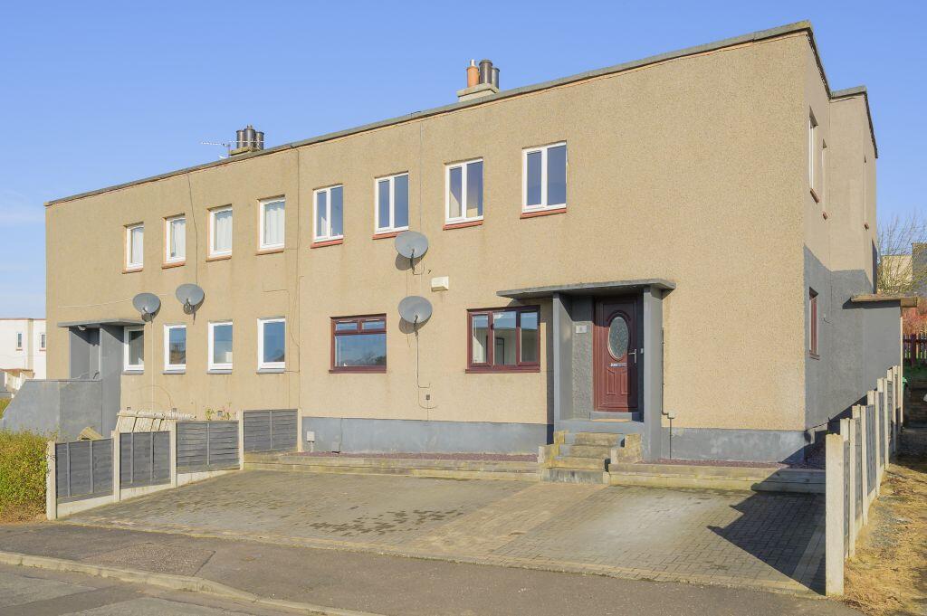 3-bed flat on 6 Louise Street, Dunfermline, KY11 4AU, £120,000