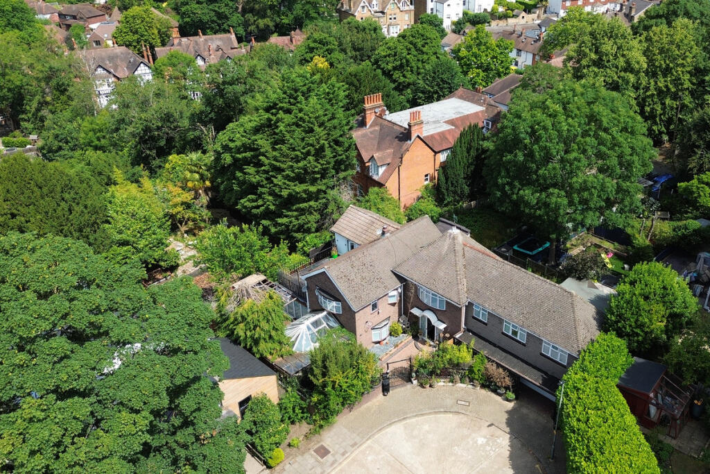 Oakleigh Park Avenue, Chislehurst, BR7 photo 4