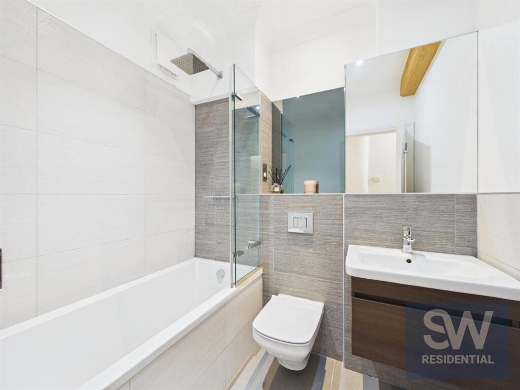 Apartment in Leeds - More