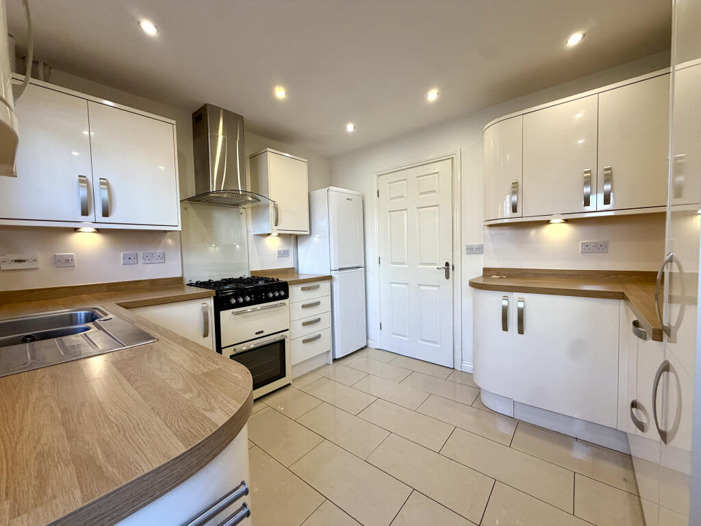 House in Treharris - View 3