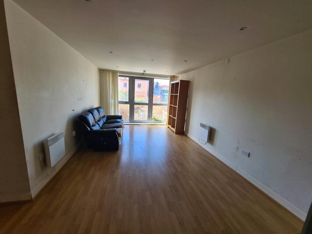 Apartment in Birmingham, Jewellery Quarter - View 3