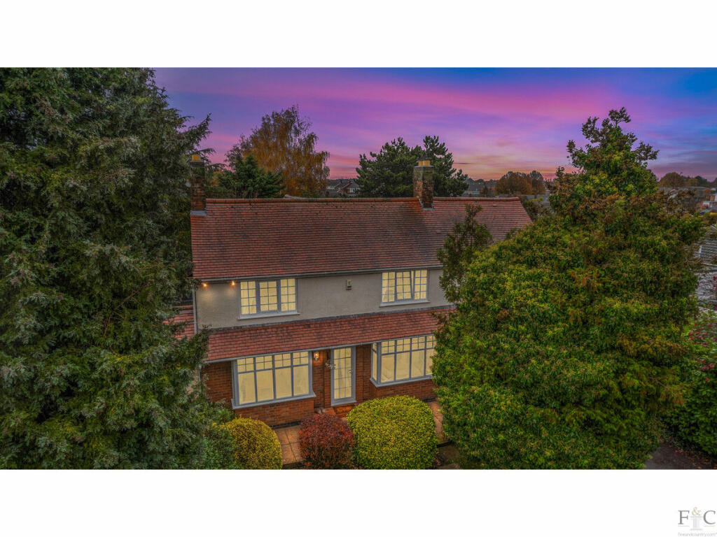5-bed detached on Coventry Road, Lutterworth, LE17, £695,000